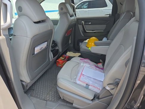 Used 2013 GMC Acadia SLT FWD image 9