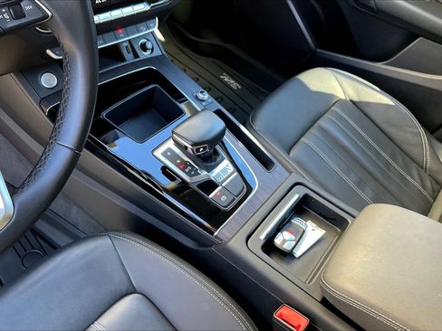 Used 2021 Audi Q5 Premium w/ Convenience Package image 17