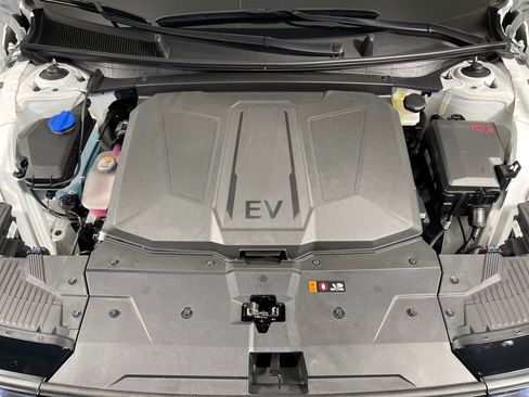 New 2026 Hyundai Ioniq 5 SE image 9