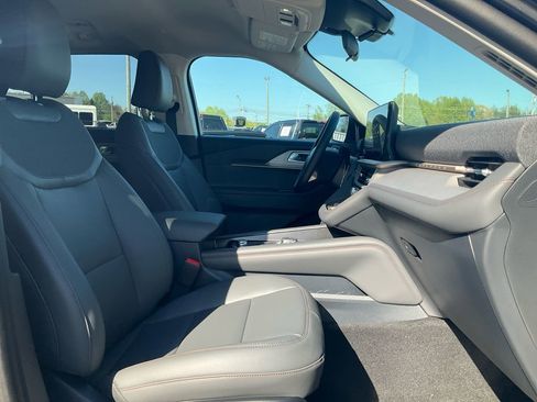 New 2026 Ford Explorer Active image 12