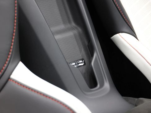 Used 2023 Chevrolet Corvette Stingray Premium Cpe w/ Z51 Performance Package RWD image 89