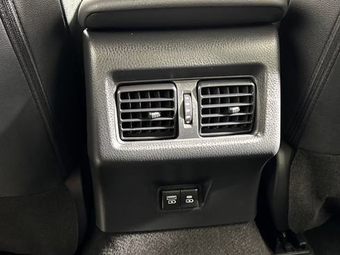 Used 2025 Toyota Camry SE FWD image 27