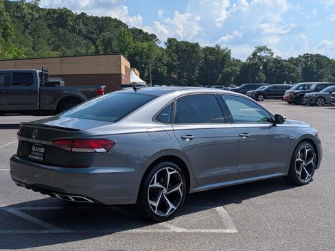 Used 2020 Volkswagen Passat 2.0T R-Line FWD image 9