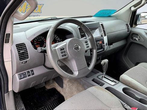 Used 2015 Nissan Frontier SV w/ SV Value Truck Package AWD/4WD image 16