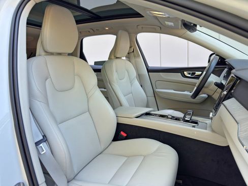 Used 2023 Volvo XC60 T8 Plus w/ Climate Package AWD/4WD image 37