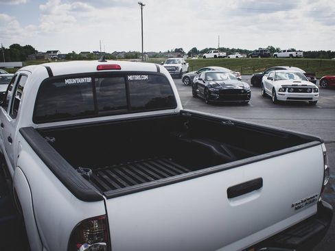 Used 2015 Toyota Tacoma PreRunner w/ SR5 Package RWD image 24
