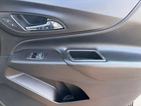 Used 2020 Chevrolet Equinox LT w/ Driver Convenience Package FWD image 42