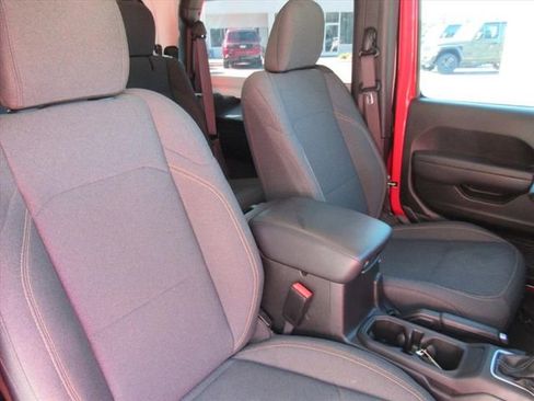 Certified 2024 Jeep Wrangler Sport AWD/4WD image 9