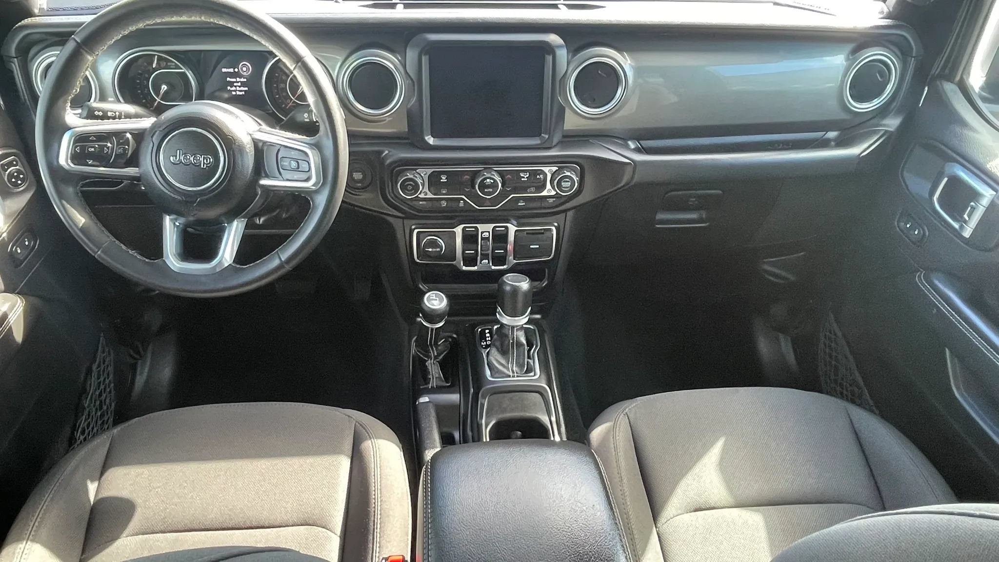 Used 2023 Jeep Gladiator Overland AWD/4WD image 12