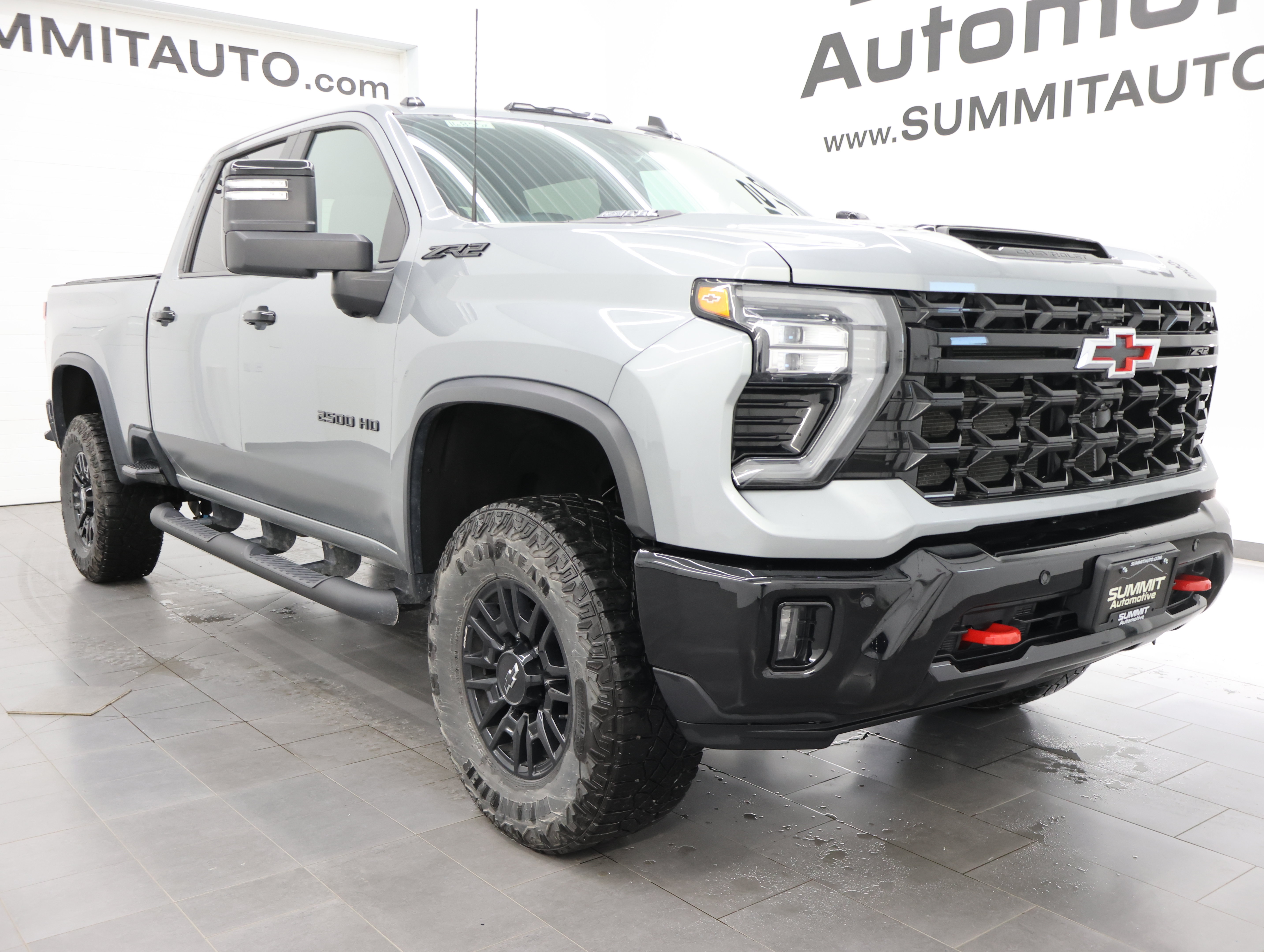 Used 2025 Chevrolet Silverado 2500 ZR2 w/ Technology Package AWD/4WD image 2