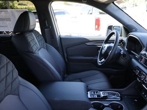 New 2026 Honda Pilot Black Edition image 8