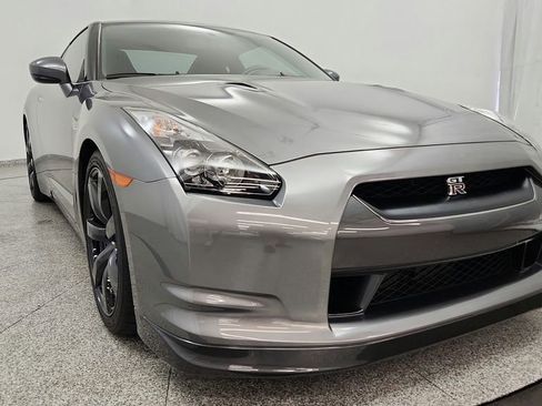 Used 2009 Nissan GT-R Premium AWD/4WD image 11