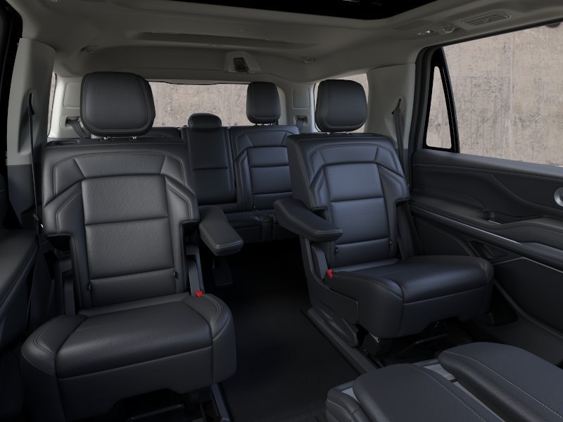 New 2025 Lincoln Navigator Reserve AWD/4WD image 11
