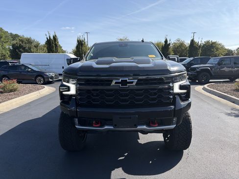 Used 2022 Chevrolet Silverado 1500 ZR2 AWD/4WD image 3