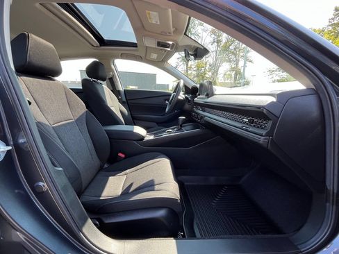 Used 2025 Honda Accord SE image 22
