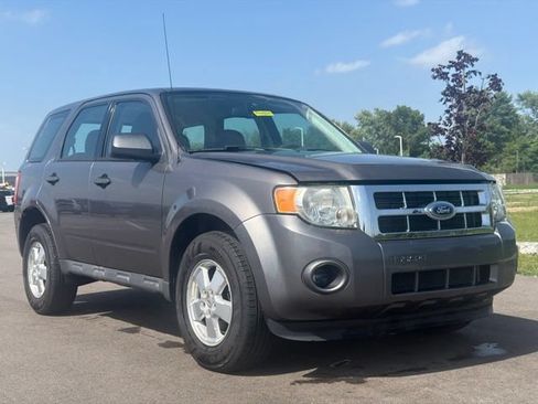 Used 2012 Ford Escape XLS FWD image 1