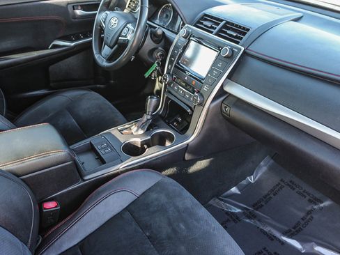 Used 2017 Toyota Camry XSE image 17