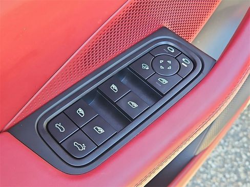 Certified 2025 Porsche Macan 4 Electric image 33