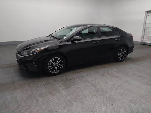 Used 2024 Kia Forte LXS FWD image 2
