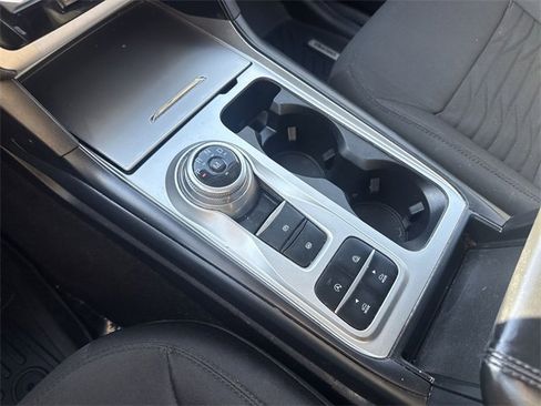 Used 2020 Ford Explorer XLT image 19