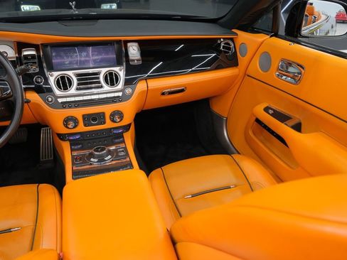 Used 2018 Rolls-Royce Dawn image 35