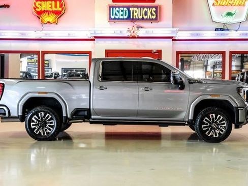 Used 2025 GMC Sierra 2500 Denali Ultimate AWD/4WD image 11