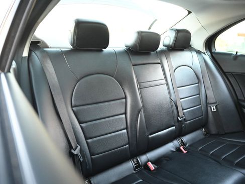 Used 2018 Mercedes-Benz C 300 4MATIC Sedan image 15