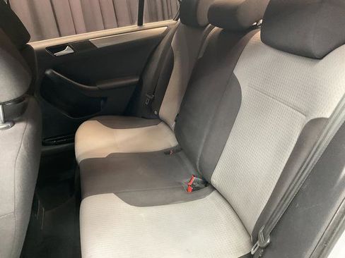 Used 2017 Volkswagen Jetta S w/ Jetta S Cold Weather Package image 8