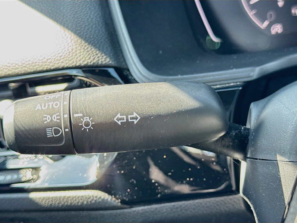 Used 2022 Honda Civic Sport image 12