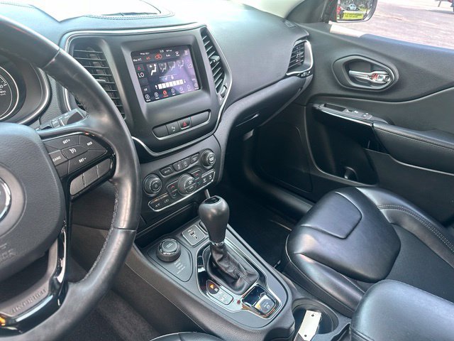 Used 2020 Jeep Cherokee Latitude Plus AWD/4WD image 27