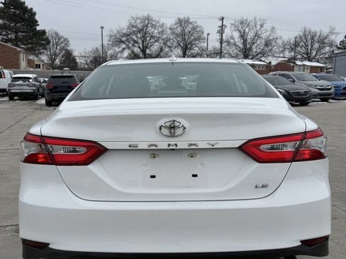 Used 2020 Toyota Camry LE image 5