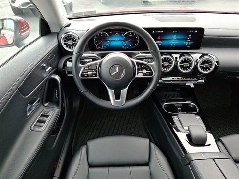 Used 2023 Mercedes-Benz CLA 250 4MATIC image 12