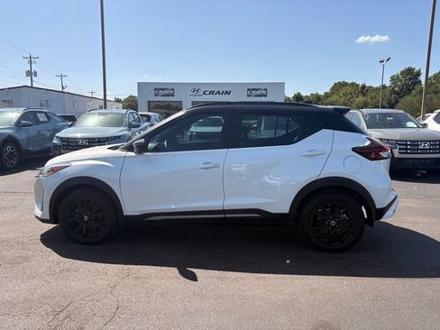 Used 2025 Nissan Kicks SV FWD image 4