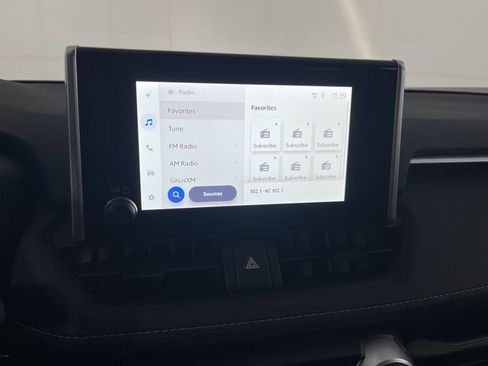 Used 2025 Toyota RAV4 XLE image 67