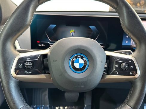 Used 2022 BMW iX xDrive50 w/ Premium Package AWD/4WD image 27