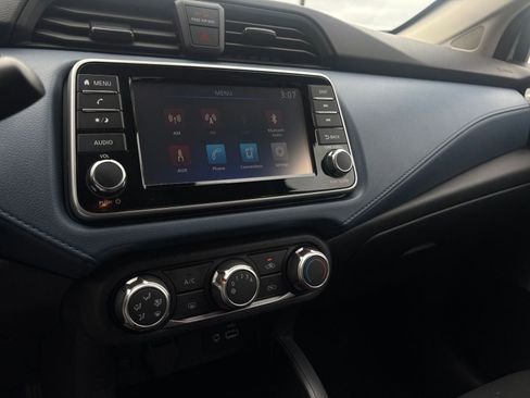 Used 2025 Nissan Versa SV FWD image 20