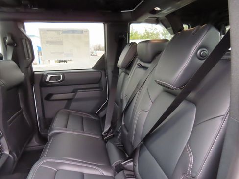 New 2025 Ford Bronco Outer Banks image 9