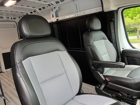Used 2026 RAM ProMaster 2500 w/ Convenience Group FWD image 34