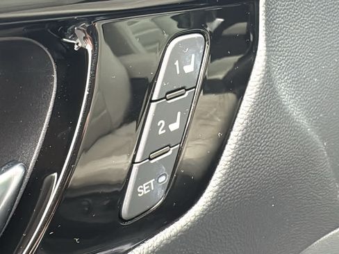 Used 2024 Honda CR-V EX-L image 10