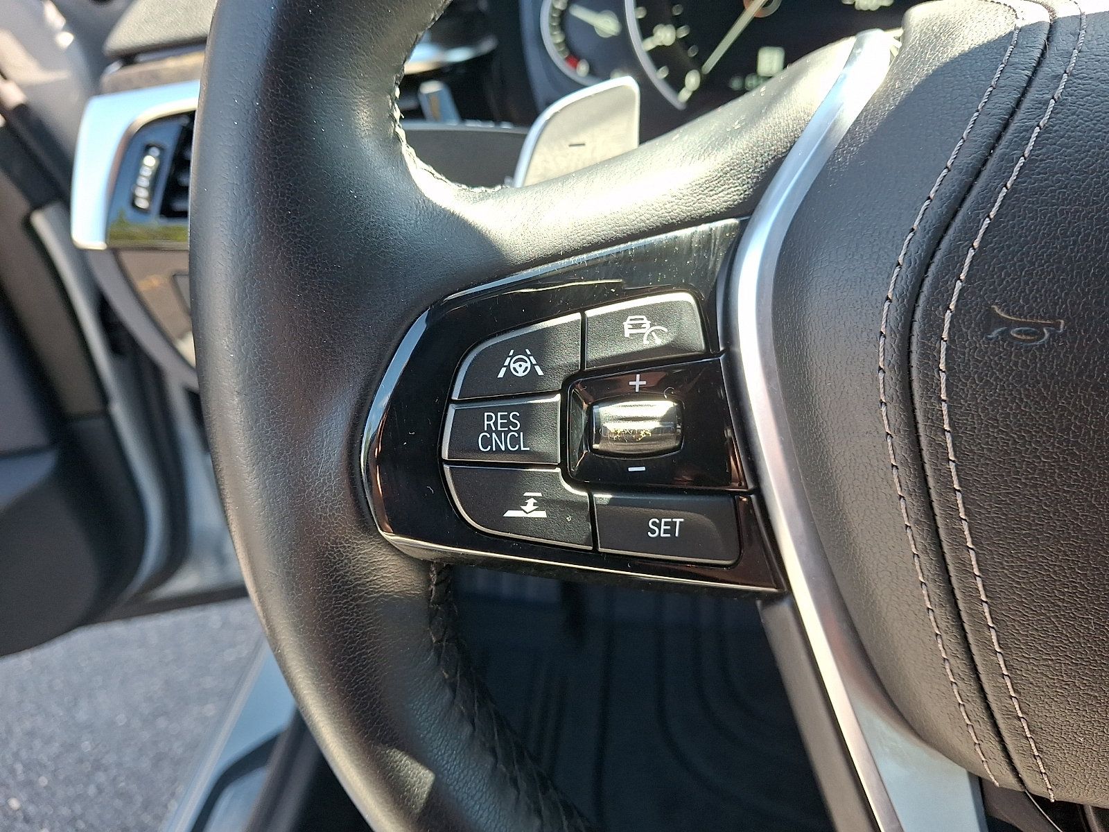Used 2018 BMW 530i xDrive AWD/4WD image 22