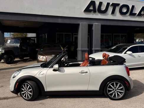 Used 2018 MINI Cooper S image 3