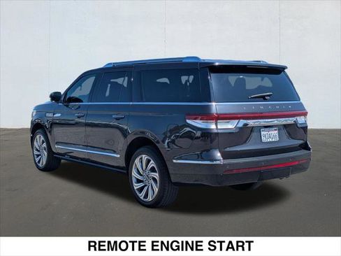 Certified 2024 Lincoln Navigator L Reserve AWD/4WD image 3