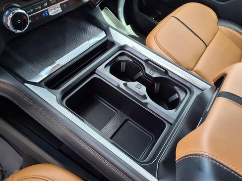 Used 2024 Ford F250 Platinum image 27