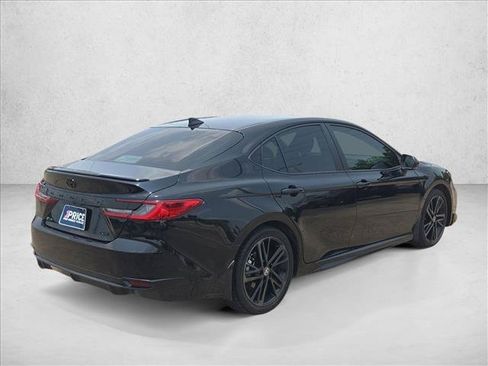 Used 2025 Toyota Camry XSE FWD image 5