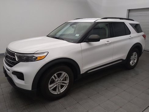 Used 2020 Ford Explorer XLT w/ Comfort Package RWD image 2