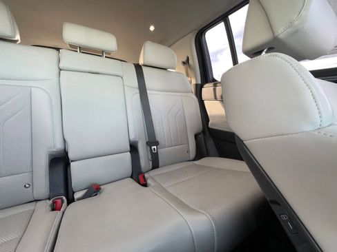 Used 2025 Hyundai Santa Fe SEL FWD image 38