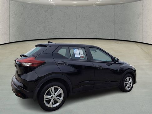 Certified 2024 Nissan Kicks S image 5