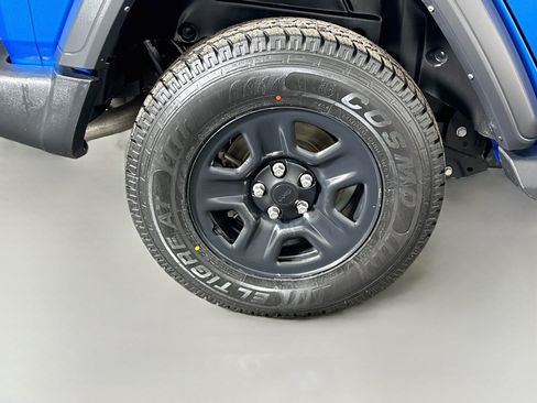Used 2024 Jeep Wrangler Unlimited Sport AWD/4WD image 31