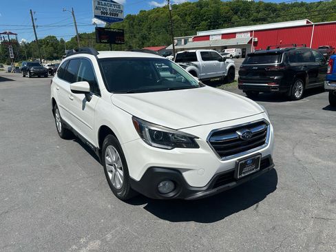 Used 2019 Subaru Outback 2.5i Premium AWD/4WD image 3