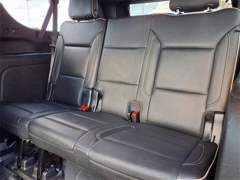 Used 2021 GMC Yukon XL SLT w/ SLT Premium Package image 12
